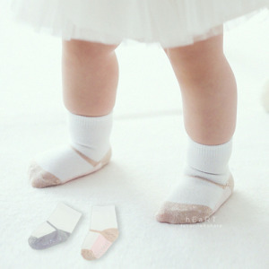 極簡皮鞋造型止滑短筒襪