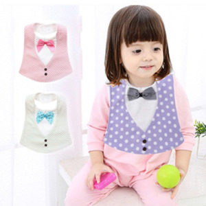 (出清不退換)時尚領結造型四層防水圍兜