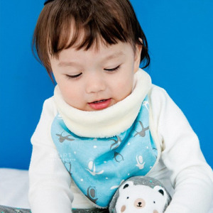 藍色企鵝加絨保暖三角領巾