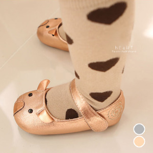 (出清不退換)甜美百搭愛心中筒襪