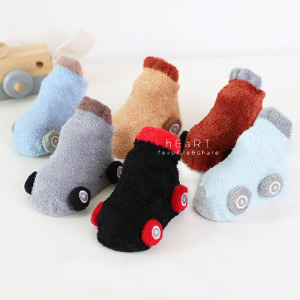 (出清不退換)小汽車珊瑚絨學步止滑短襪