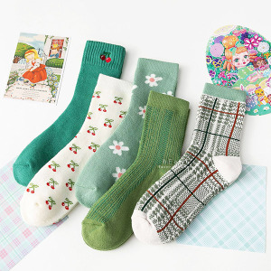 (出清不退換)綠色系列櫻桃加厚大人中筒襪