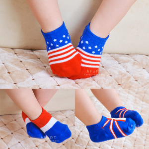 (出清不退換)萬國嘉年華國旗止滑短襪