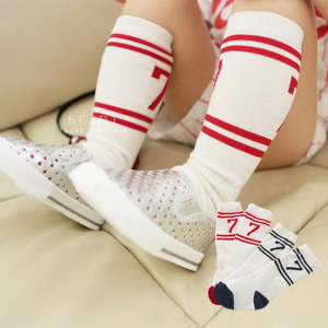 (出清不退換)棉感帥氣運動風數字長襪