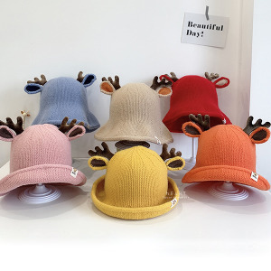 (出清不退換)聖誕鹿角造型針織保暖帽