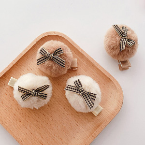 蝴蝶結毛球瀏海髮夾 2入組