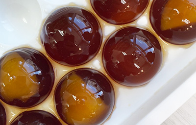 糖鼎黑糖桂圓寒天，可做成下午茶甜點果凍，使用珊瑚草，滿滿膠原蛋白，沖泡成海燕窩也很合適，亦有飽足感又不怕胖