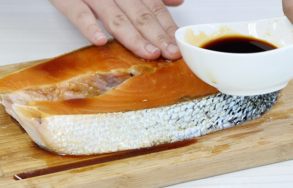 日式醬燒黑糖烤鮭魚-家常必備！料理新手友善，不怕油噴