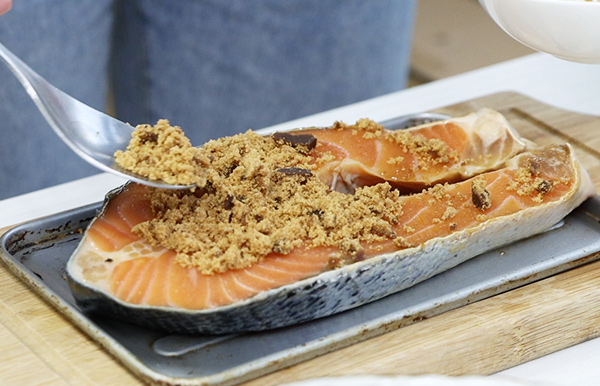日式醬燒黑糖烤鮭魚-家常必備！料理新手友善，不怕油噴