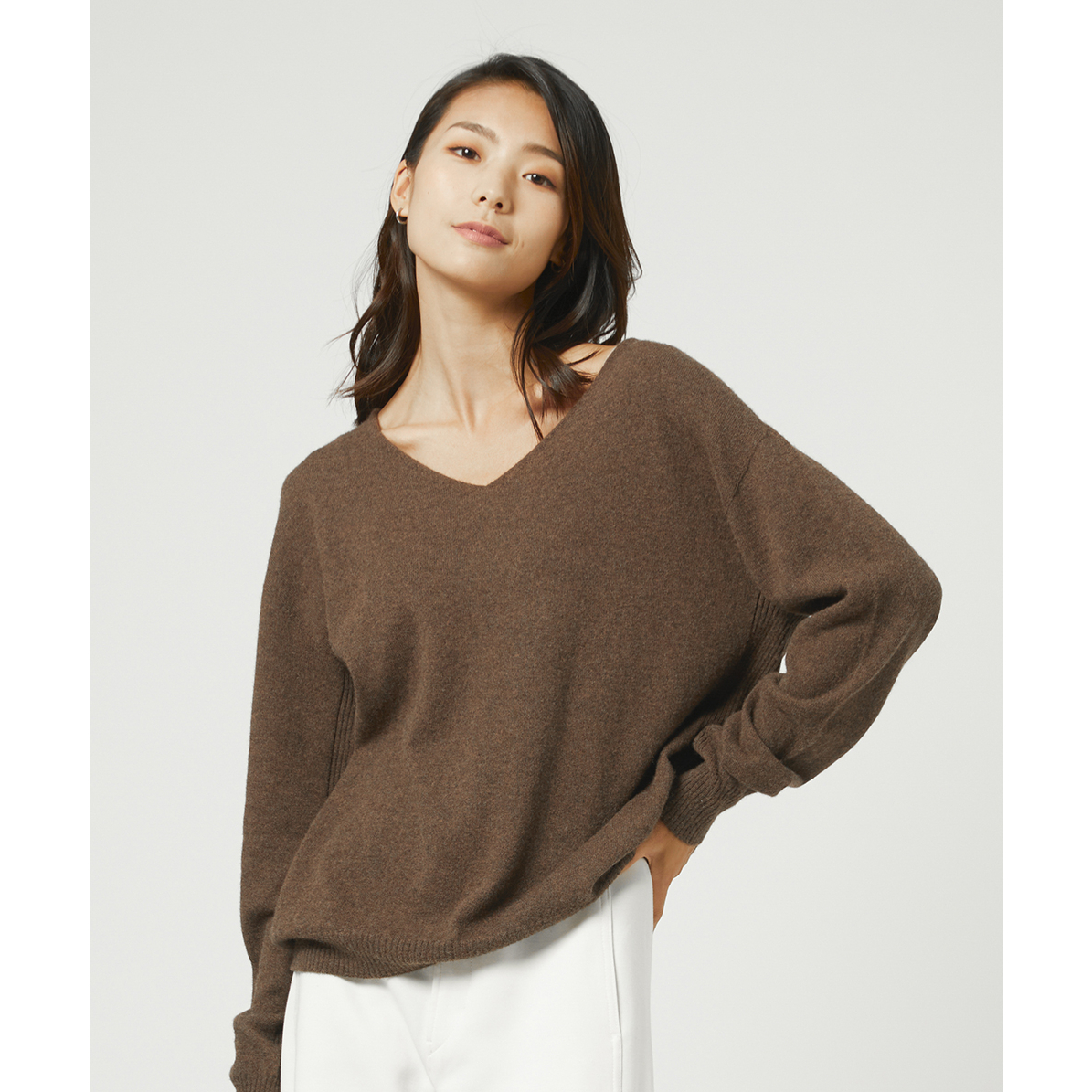 香巴拉女士V領氂牛絨針織毛衣 - 深棕