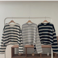 ｜象牙/軍藍 現貨｜ 短版落肩橫紋棉質上衣_8