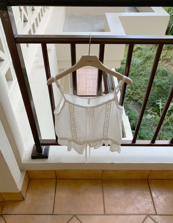 ｜預購｜薄款綁帶細肩內搭背心