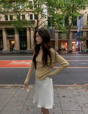 ｜象牙/藍  現貨｜  優雅修身豎紋Ｖ領上衣