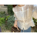 ｜預購｜ 輕薄蕾絲花邊綁帶縮袖上衣