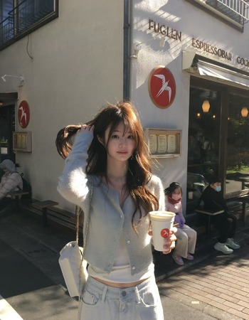 ｜藍 現貨｜  短版馬海毛針織外套