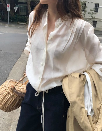 ｜預購｜  光澤感花邊領口綁帶襯衫