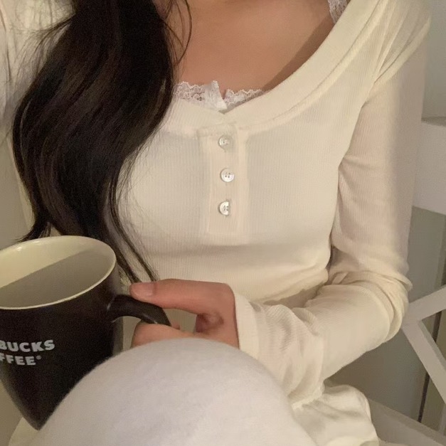 ｜預購｜  輕薄短版開釦彈性上衣