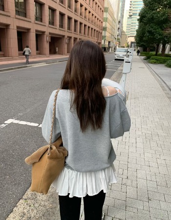 ｜灰 現貨｜  裙擺綁帶一字領休閒衛衣