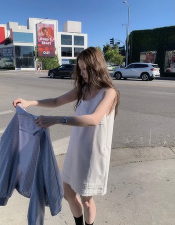 ｜預購｜  精緻花邊圓領連身洋裝