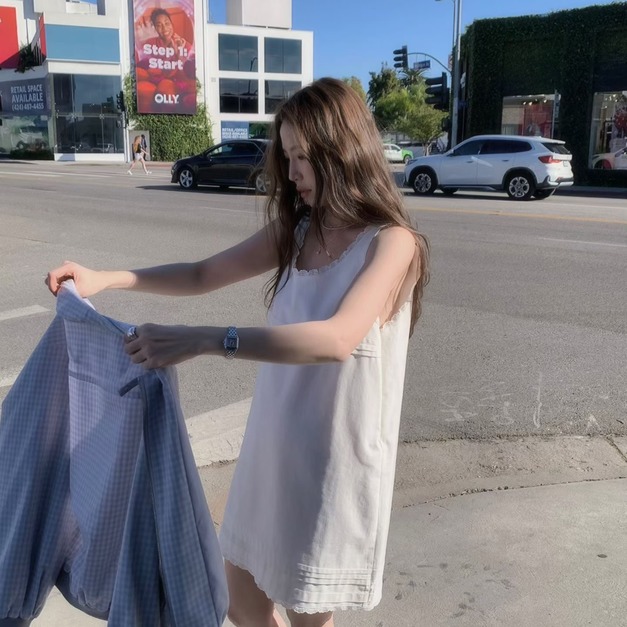 ｜預購｜  精緻花邊圓領連身洋裝