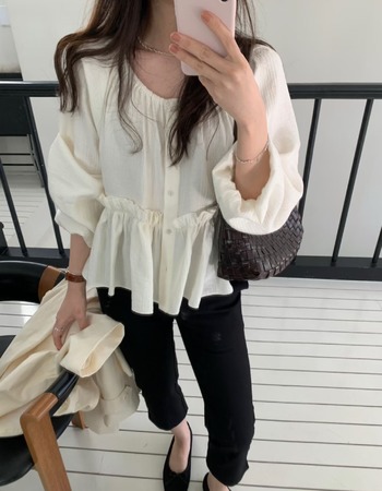 ｜預購｜  法式縮袖裙擺上衣