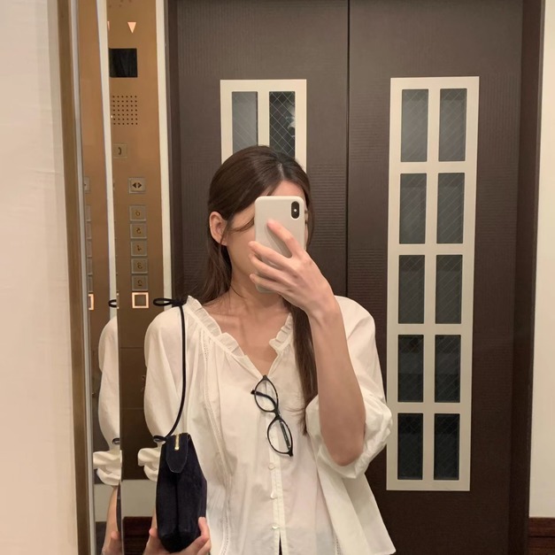 ｜現貨｜  OUNCE花邊V領氣質襯衫