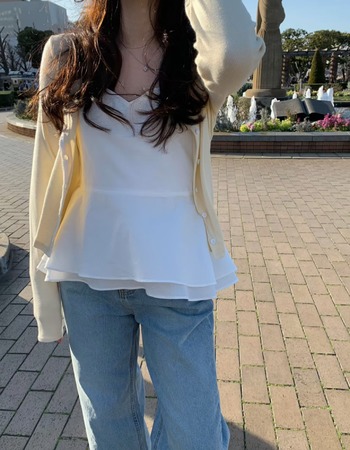 ｜預購｜  優雅心型領內搭細肩上衣