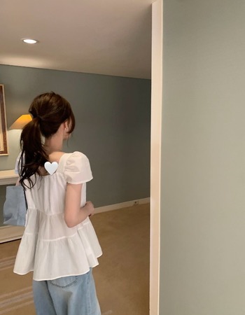 ｜預購｜  優雅澎袖裙擺上衣
