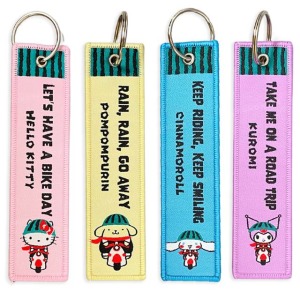 Sanrio 三麗鷗 x 出川哲朗歐兜邁冒險趣 布標籤鑰匙圈 (電動車款) Kitty 布丁狗