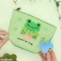 Pickle the frog 泡菜蛙 三角船型收納包 (抱朋友款)_1