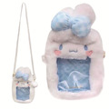 Sanrio 三麗鷗 大耳狗 絨毛玩偶窗口斜背包 (束耳格紋蝴蝶結)_1