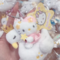 ▲特價【限購】Sanrio 三麗鷗 Hello Kitty 愛心扣環絨毛吊飾 (fantasy 天鵝)_3