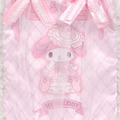 ▲預購特價【限購】Sanrio 三麗鷗 美樂蒂 荷葉邊造型直式肩背袋 (Lady My Melody 生日系列)_3