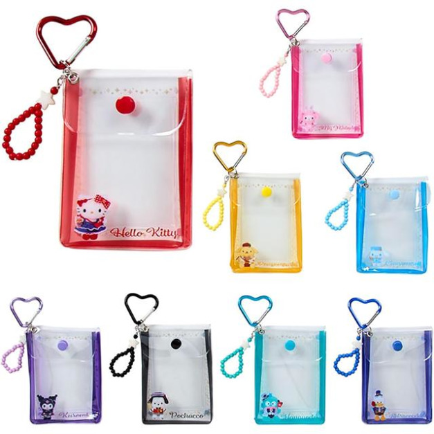 ▲新品特價 Sanrio 三麗鷗 透明包吊飾附小卡 全套盲盒8入組 (盛裝打扮 2026角色大賞)
