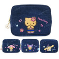 Sanrio 三麗鷗 牛仔布拉鍊化妝包 (曬黑扶桑花款) Kitty 美樂蒂 酷洛米 大耳狗