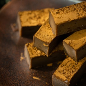 日月潭紅玉生巧克力(含餡) black tea chocolate