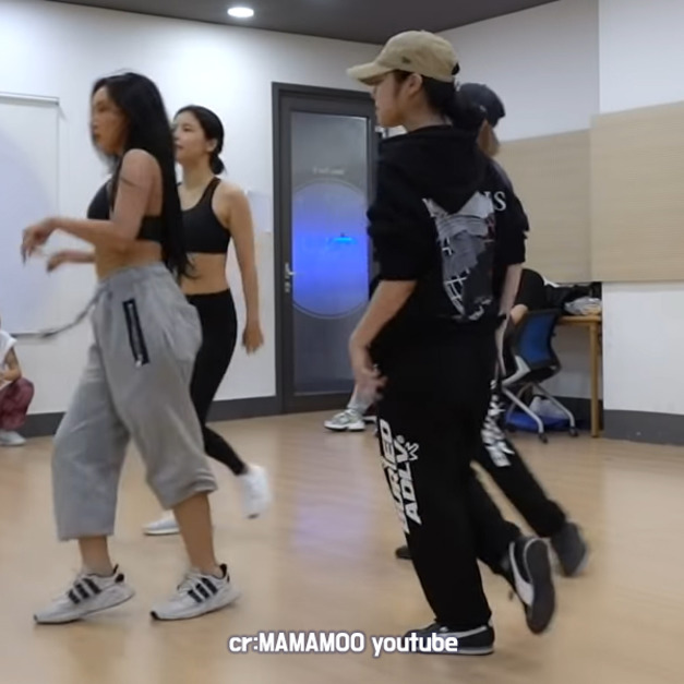 [輝人] MADMARS PAINTING HOODIE BLACK 顏料帽T