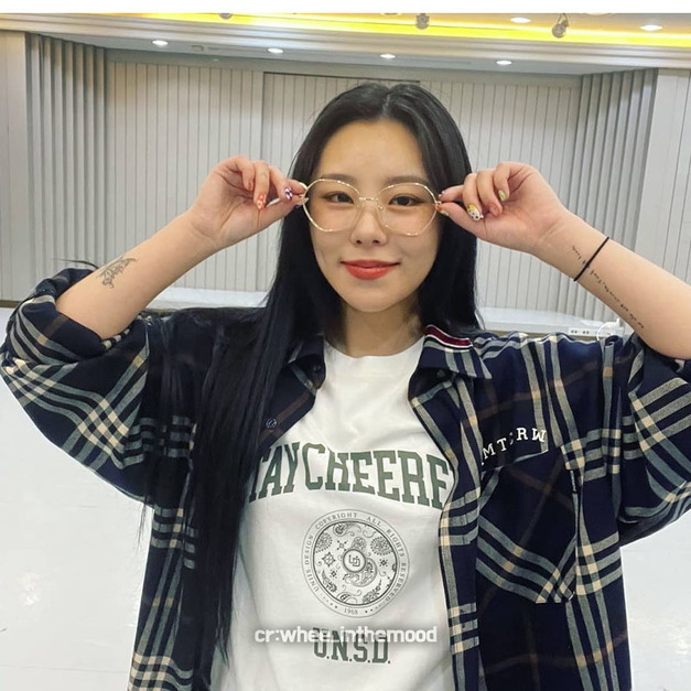 [輝人] UNIIS DESIGN CIRCLE BANDANA LOGO TEE WHITE 白色印花短Tee