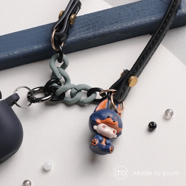 真皮手機掛繩｜坐姿杜賓｜泡泡瑪特 正版萌粒 POP BEAN 手作手機鏈條掛繩背帶