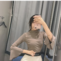 氣質半高領喇叭袖上衣_4