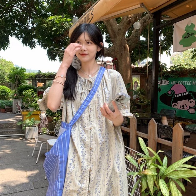 C401-Freeters碎花綁帶鬆弛感連身裙