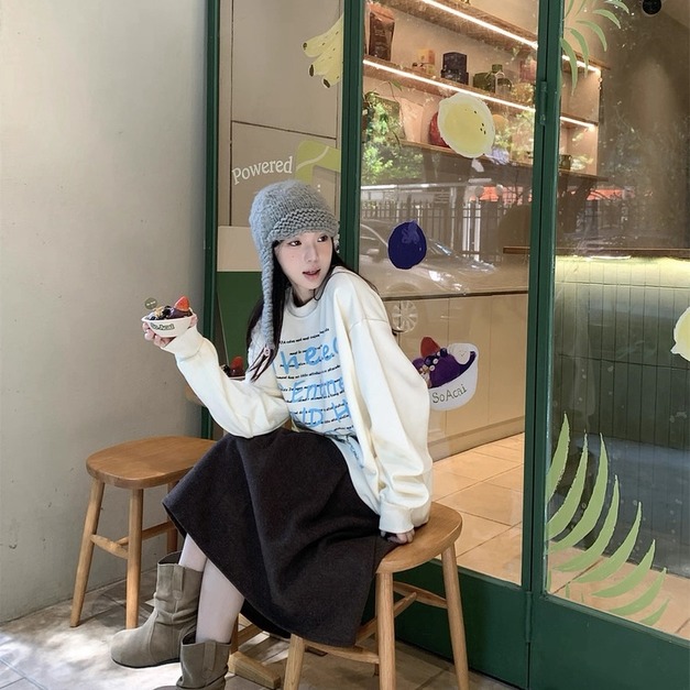 C454-Freeters奶黃色滿版英文字母大學T