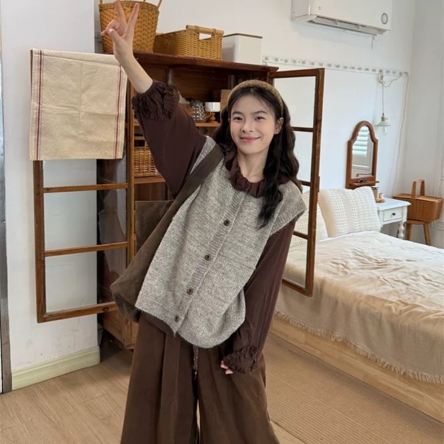 C462-Freeters波浪圓領設計縮口棕色上衣+混雜灰排釦針織背心+燈芯絨彩色毛邊棕色寬鬆長褲 上衣+背心+長褲｜一套打包優惠價