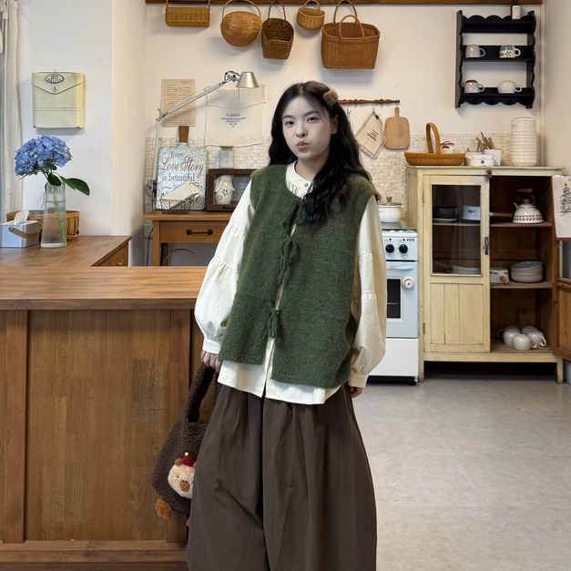 C475-Freeters奶黃色木質排釦襯衫+森林系綠色綁帶針織背心+棕色落地工裝打折寬褲 襯衫+背心+長褲｜一套打包優惠價