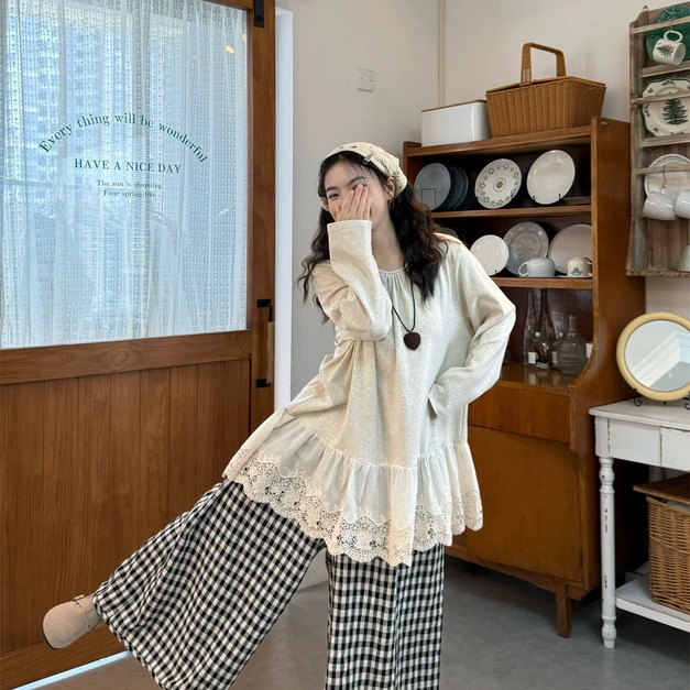 C482-Freeters抓皺領淺花灰蛋糕裙擺蕾絲上衣+黑白格子紋路直筒寬褲 上衣+褲子｜一套打包優惠價