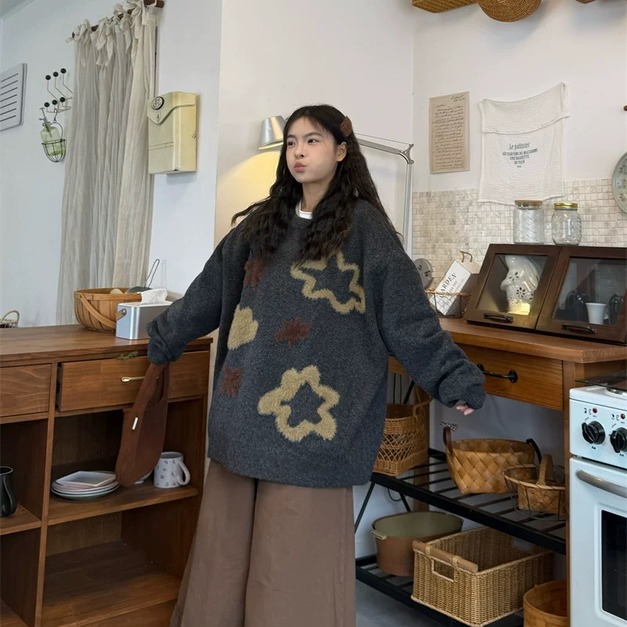 C485-Freeters圓領花朵造型寬鬆毛衣+白色下擺滾邊裙襬上衣+咖啡下擺皺摺滾邊寬褲 毛衣+T恤+長褲｜一套打包優惠價