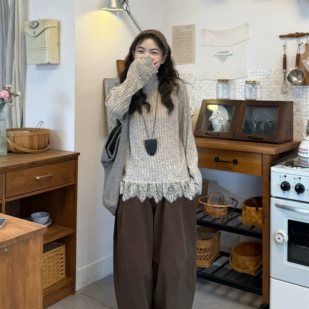 C500-Freeters燕麥坑條蕾絲裙擺半高領上衣+咖啡修身直筒長寬褲 上衣+長褲｜一套打包優惠價