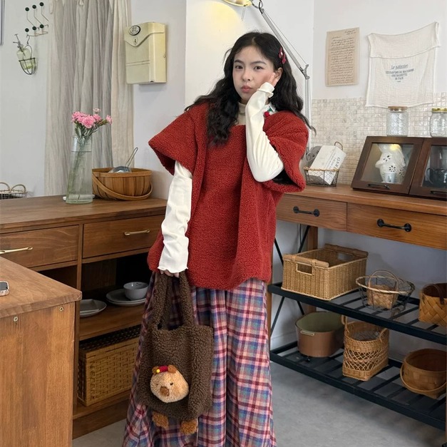 C504-Freeters小櫻桃微捲邊半高領上衣+小蘑菇羊羔毛短袖毛衣+小紅莓格子紋長裙