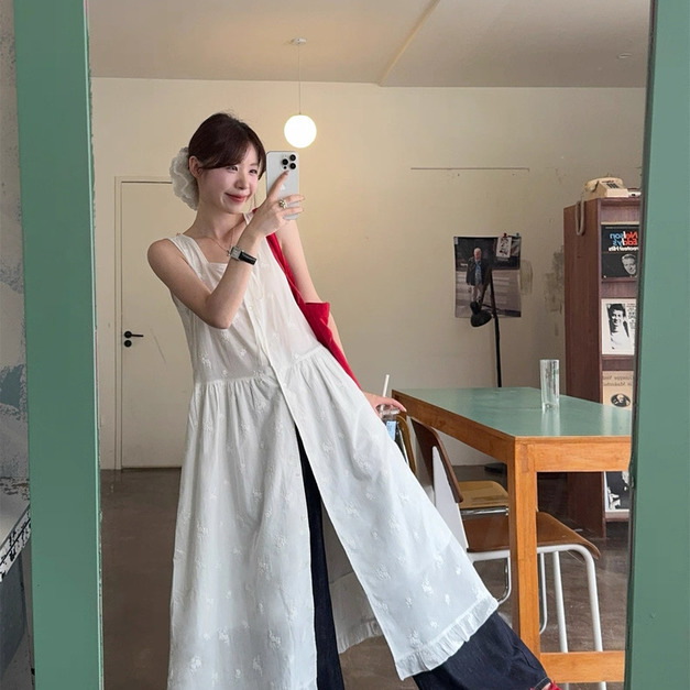 C532-Freeters白色綁帶刺繡排釦長裙