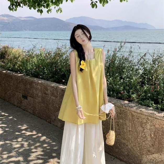 C538-Freeters小鴨黃方領側排釦寬鬆背心+杏色雪紡直筒休閒長褲